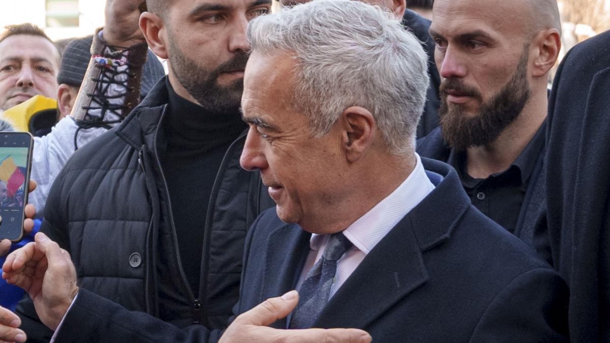 Jandarmeria il acuza pe Calin Georgescu de minciuni la TV privind angajatii dupa procesul de la ICCJ