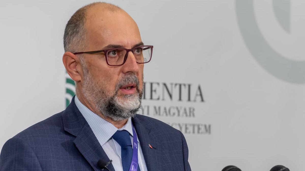 Kelemen Hunor Reducerile bugetare trebuie discutate cu oamenii Trebuie eliminata pensionarea la 48 50 de ani