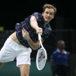Surpriza uriasa la Australian Open Daniil Medvedev eliminat dramatic de un debutant american