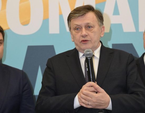 Crin Antonescu Romania este sub un atac mental intern si extern