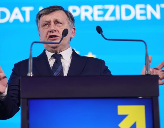 Crin Antonescu la Iasi Lumea s a trezit Fara Salvator doar munca si curaj
