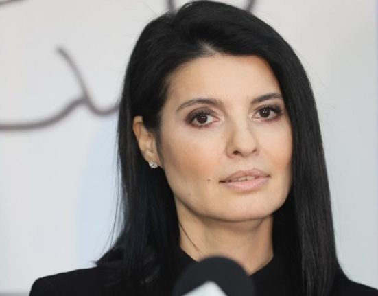 Lavinia Sandru insista Romanii merita adevarul La consultarile de miercuri ne explicati motivul real al anularii alegerilor