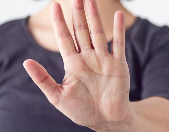 Liberalii condamna violenta de limbaj online si offline Nu aceasta este Romania dorita