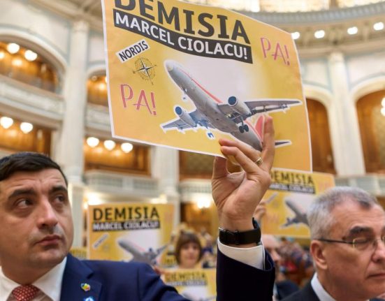 SOS si AUR spun ca au semnaturi pentru motiune