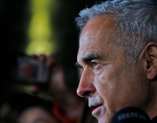 BEC decide astazi validarea candidaturii lui Calin Georgescu
