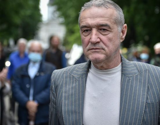 Becali I am dat lui George Simion 3 tone de branza la nunta Prima data i am dat doua nu i au ajuns
