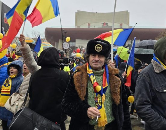 Cum a fost la protestul un milion de romani al AUR Aveti grija la buzunare