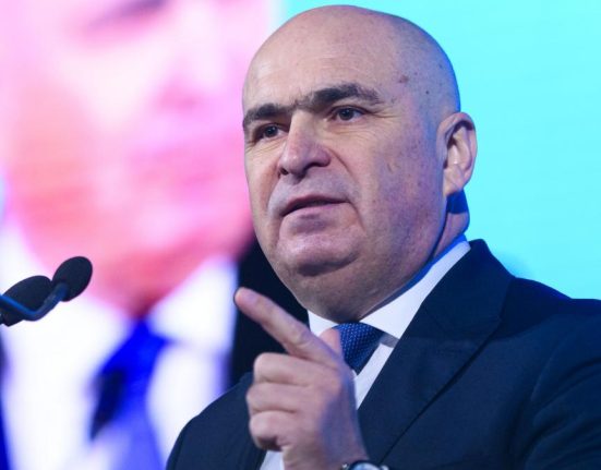 De ce doarme Ilie Bolojan la Cotroceni Nu mai pierzi timp in trafic nu te pomenesc cetatenii cand ti se face culoar liber