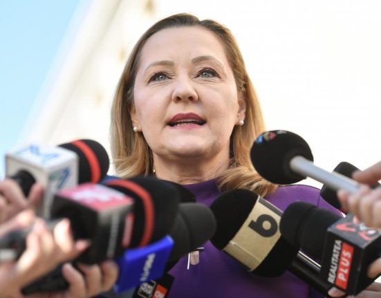 Elena Lasconi a depus candidatura la prezidentiale Voi discuta cu sustinatorii lui Georgescu