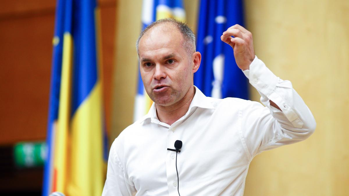 Funeriu da vina pe o virgula gresita care l a facut latifundiar in declaratia de avere