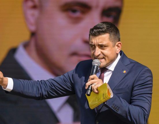 George Simion incita la violente impotriva membrilor BEC Ar trebui jupuiti in piata publica