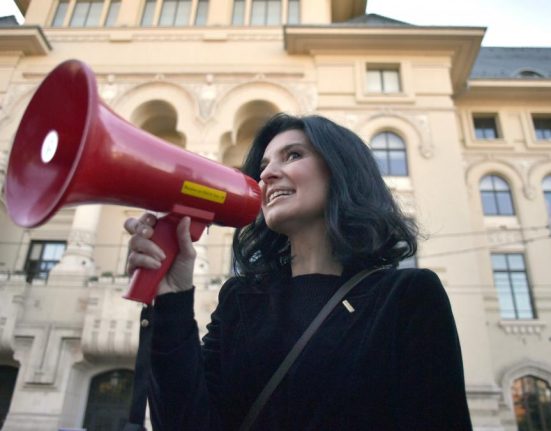 Lavinia Sandru Favoritii din birouri au cedat in fata votului real Un mesaj despre adevar sondaje si Romania reala