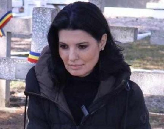 Lavinia Sandru a omagiat eroii cazuti la Oarba de Mures Am platit cu sange Dar ce facem azi