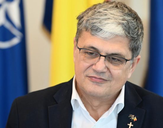 Ministrul Bolos Proiecte de apa si canalizare in 900 de localitati investitie de 2 miliarde euro