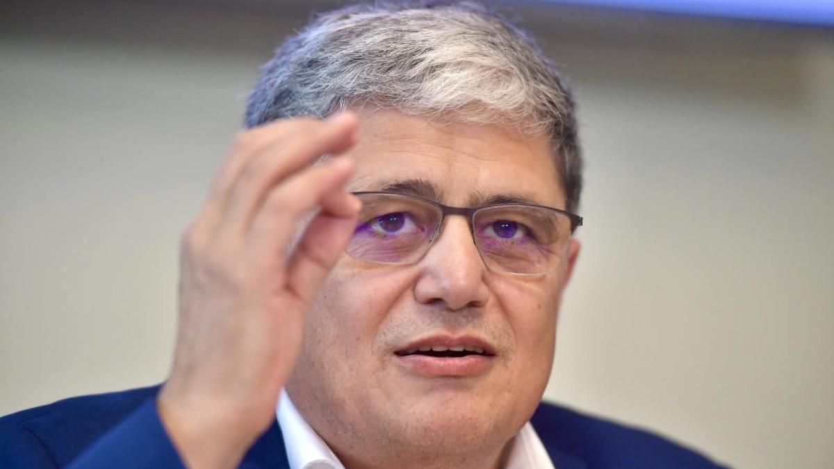 Ministrul Marcel Bolos chemat la Comisia pentru afaceri europene