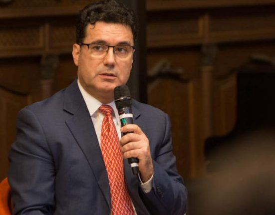 Rectorul SNSPA contesta sondajele cu Simion favorit la prezidentiale Romanii sunt mai inteligenti