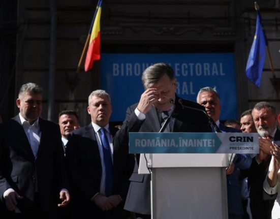 Scandal in PNL pentru campania lui Crin Antonescu