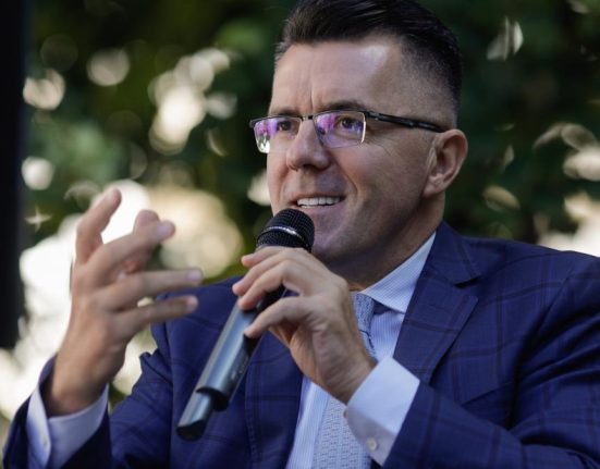 Surse Sociologul Dan Dungaciu posibil succesor al lui Calin Georgescu