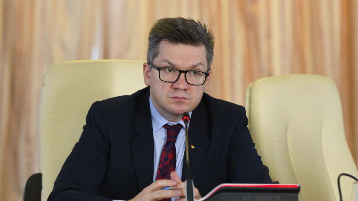 AUR refuza schimbarea lui Mihail Neamtu de la Comisia de cultura Mosteanu PSD si PNL il apara