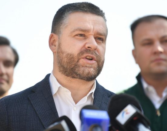 Ciprian Ciucu a dat in judecata MApN pentru autorizatia unui hotel
