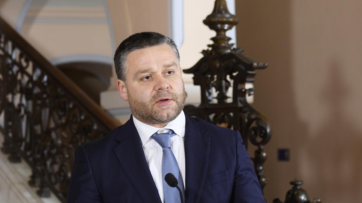 Ciprian Ciucu il acuza pe Nicusor Dan ca blocheaza proiectele din Bucuresti Semnatura finala e a lui Si stam si asteptam