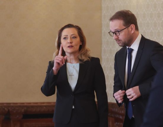 Inregistrari din sedinta cutitelor lungi de la USR Avem sondaje cu 4 Trimitem oamenii in orb Lasconi Inchideti microfoanele