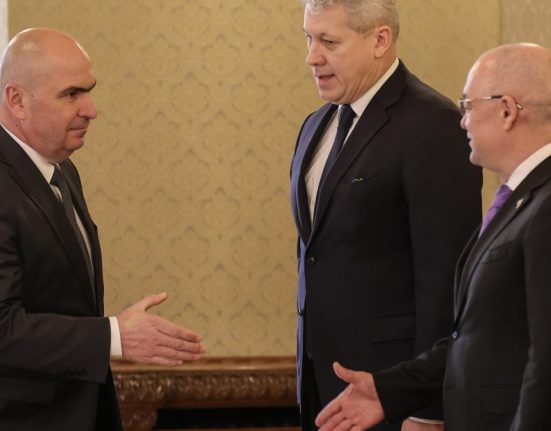 Surse Emil Boc posibil judecator la CCR Cine candideaza pentru cele trei posturi libere vara aceasta