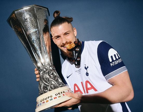 370 de euro pe minut pentru Dragusin Bonus important dupa victoria lui Tottenham in Europa League
