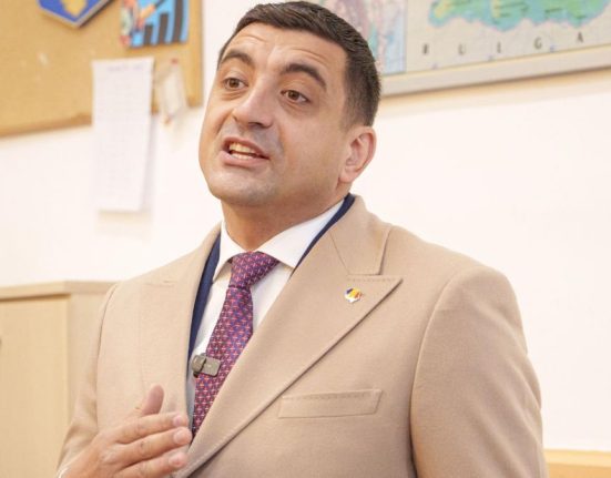 Liderul BNS critica anuntul lui Simion despre concedierea a 500000 de bugetari Sa se informeze mai intai