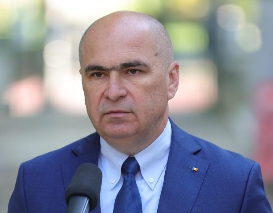 Mesajul lui Bolojan de Ziua Independentei Prin solidaritate si unitate vom depasi perioada complicata