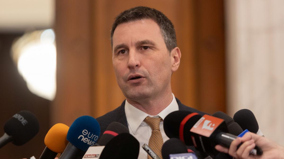 Ministrul Finantelor Sper ca societatea sa raspunda rational la alegeri O victorie a lui Nicusor Dan va calma pietele