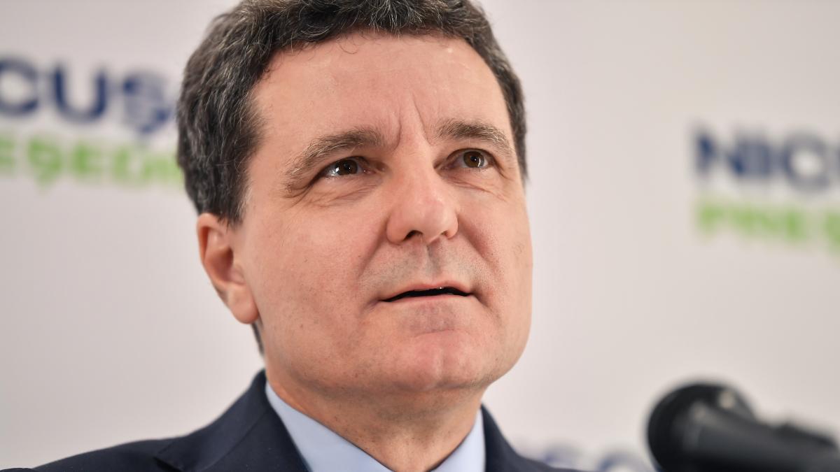 Nicustor Dan Relatia cu Dumnezeu si credinta in sprijinul divin