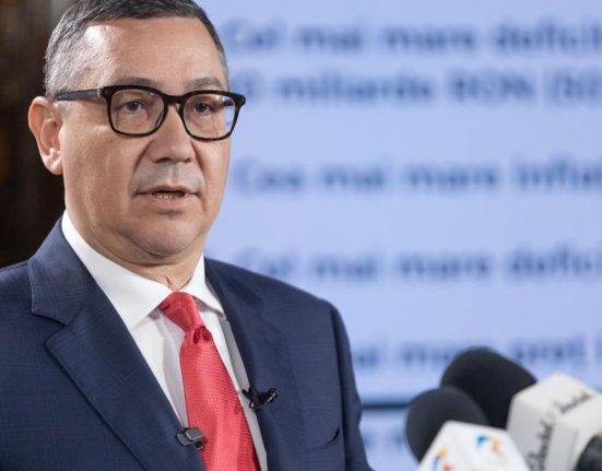 PSD il actioneaza in instanta pe Victor Ponta