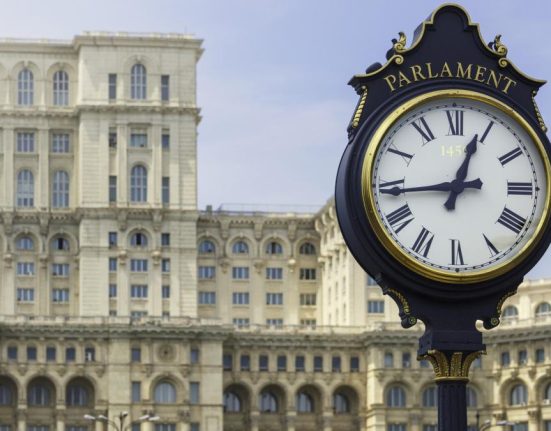 Poate presedintele Romaniei sa dizolve Parlamentul