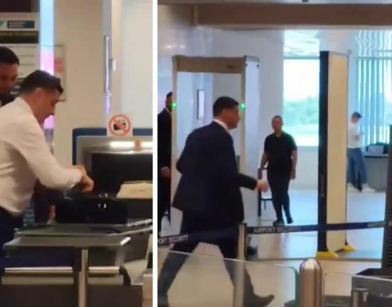 Simion a fugit la aeroport cu bodyguarzii dupa el