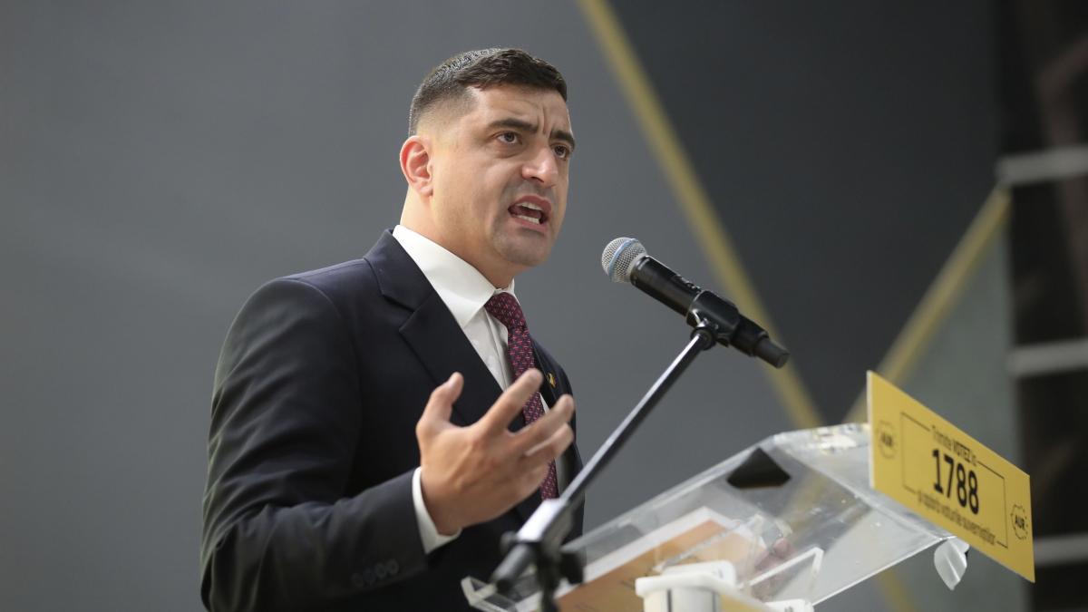 Simion ameninta din nou bugetarii cu concedierea Paraziti politici S a ajuns aici din cauza pilelor relatiilor si amantelor