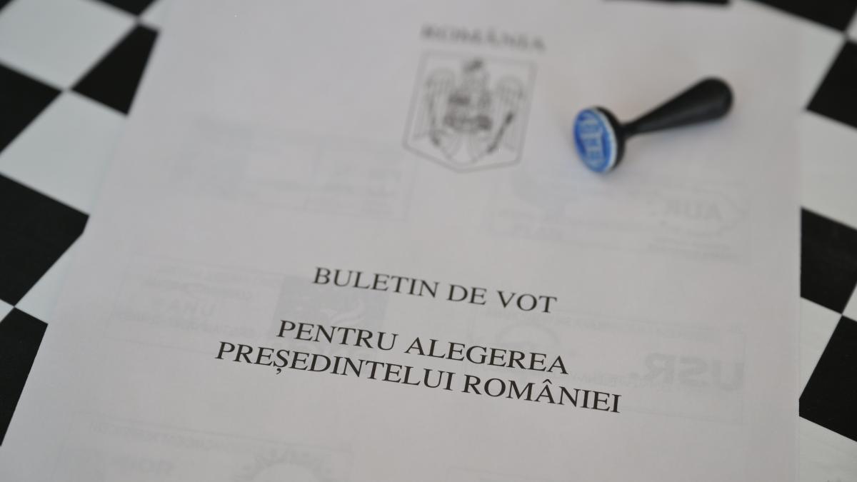 Sociolog Nicusor Dan e pe primul loc in tara dar Simion va castiga diaspora