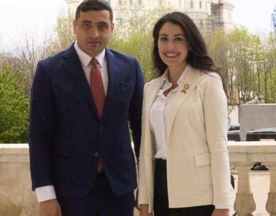 Cum saboteaza Simion efortul Romaniei de a linisti SUA