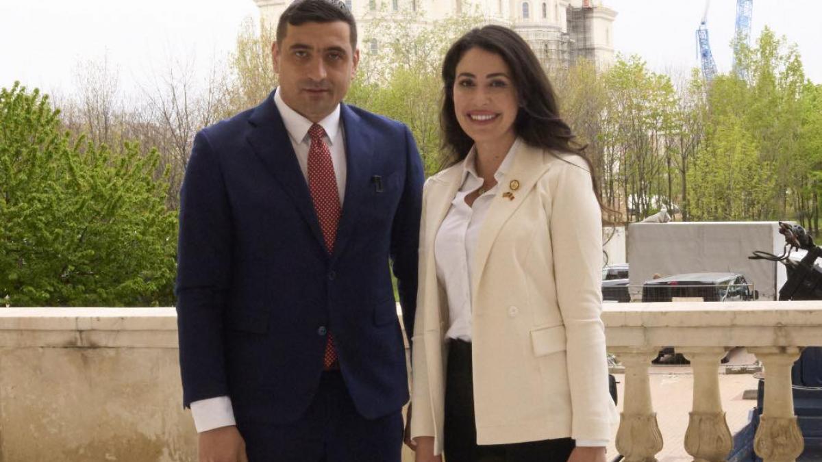 Cum saboteaza Simion efortul Romaniei de a linisti SUA