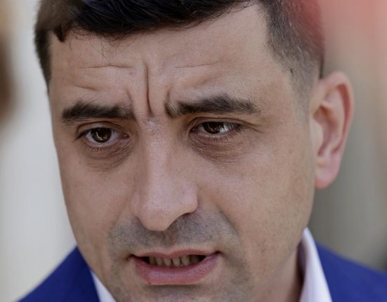 George Simion indemna moldovenii sa voteze partide pro ruse