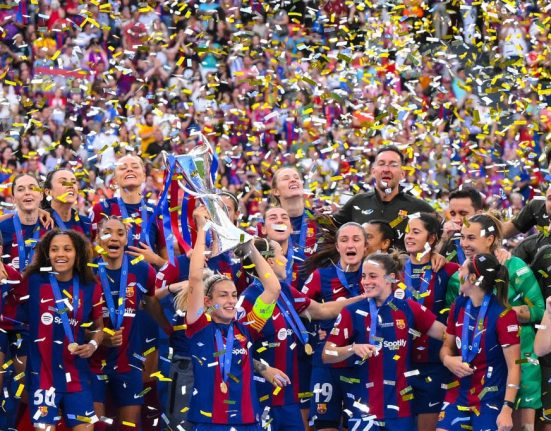 Julian Alvarez atras de Barcelona agentul lasa posibilitatea mutarii