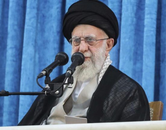 Khamenei se teme de asasinat si sta ascuns in buncar