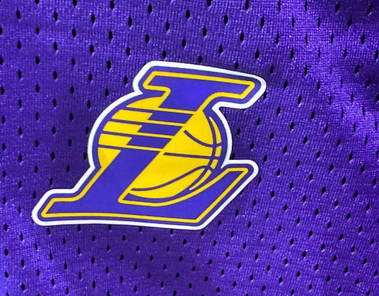 LA Lakers vanduta pentru o suma imensa Mark Walter devine noul proprietar al francizei legendare