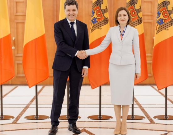 Maia Sandu l a aplaudat pe Nicusor Dan in Chisinau