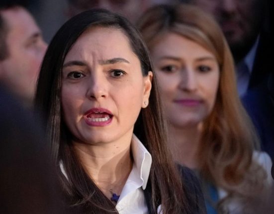 POT acuza SOS de practici ilegitime sforarii politici au creat un nou grup parlamentar