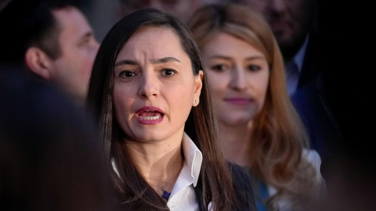 POT acuza SOS de practici ilegitime sforarii politici au creat un nou grup parlamentar