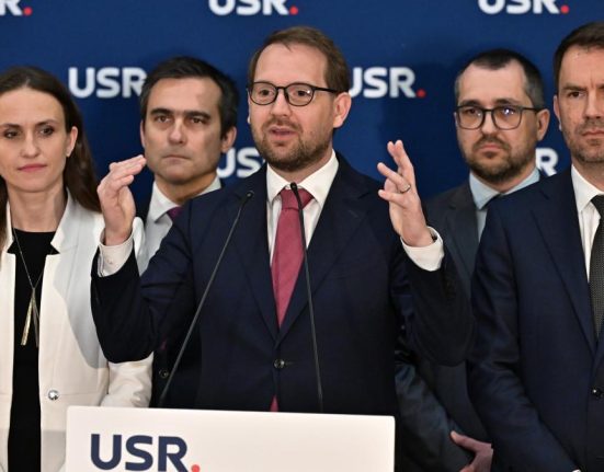 USR nu accepta impozitul progresiv si pensiile mici