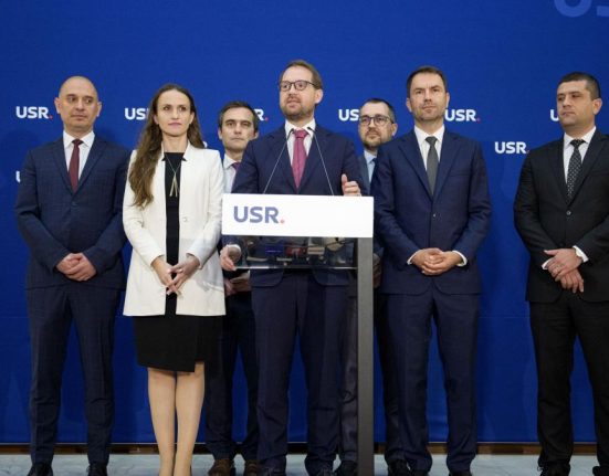 Votul pentru presedintele USR a inceput cu noua candidati