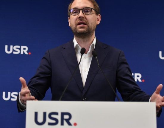 dominic fritz afirma ca usr se opune majorarii taxelor nu vom lasa negocierile sa devina o gluma