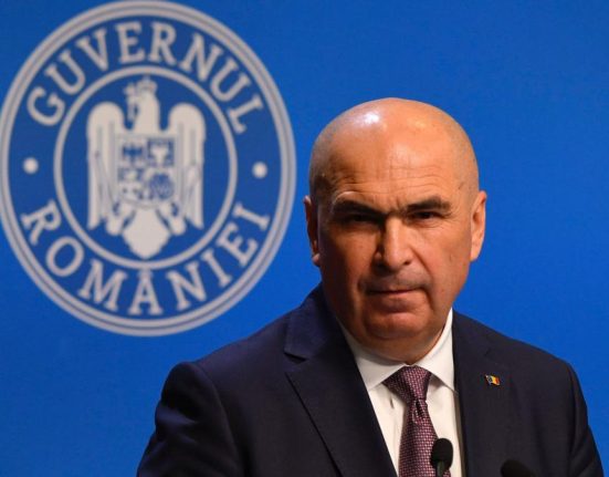 Bolojan E greu sa ceri sacrificii cand mentii pensiile speciale